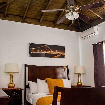 Sunset Inn Runaway Bay Εξωτερικό φωτογραφία