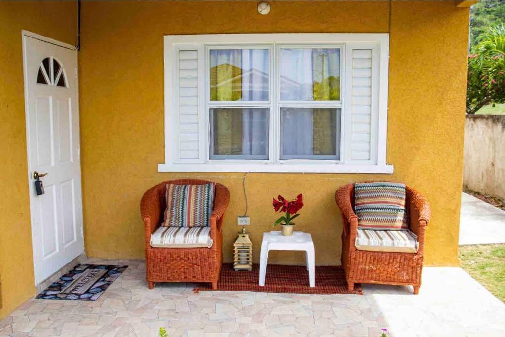 Sunset Inn Runaway Bay Εξωτερικό φωτογραφία
